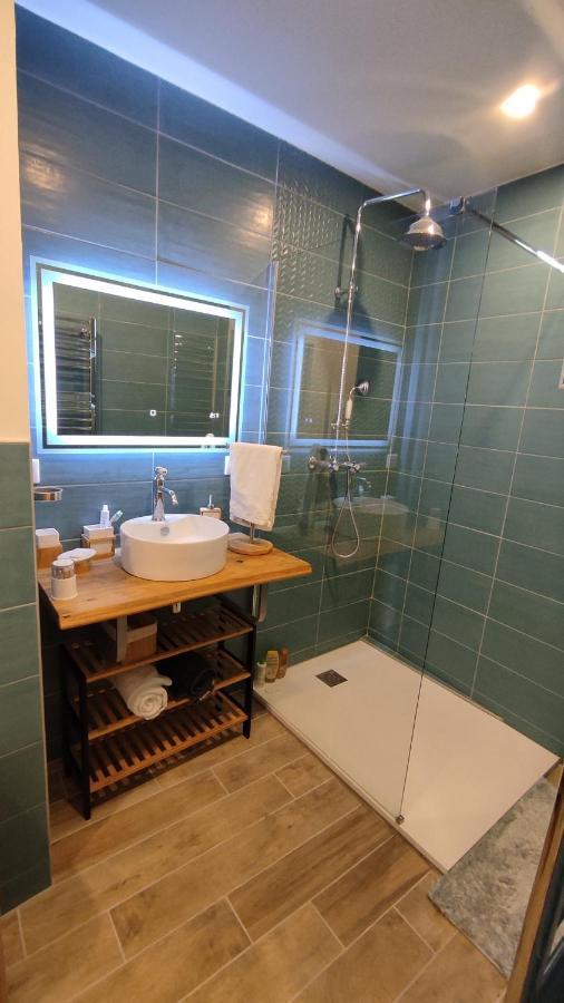 La Fontaine Du Mas Bed & Breakfast Thiviers ภายนอก รูปภาพ