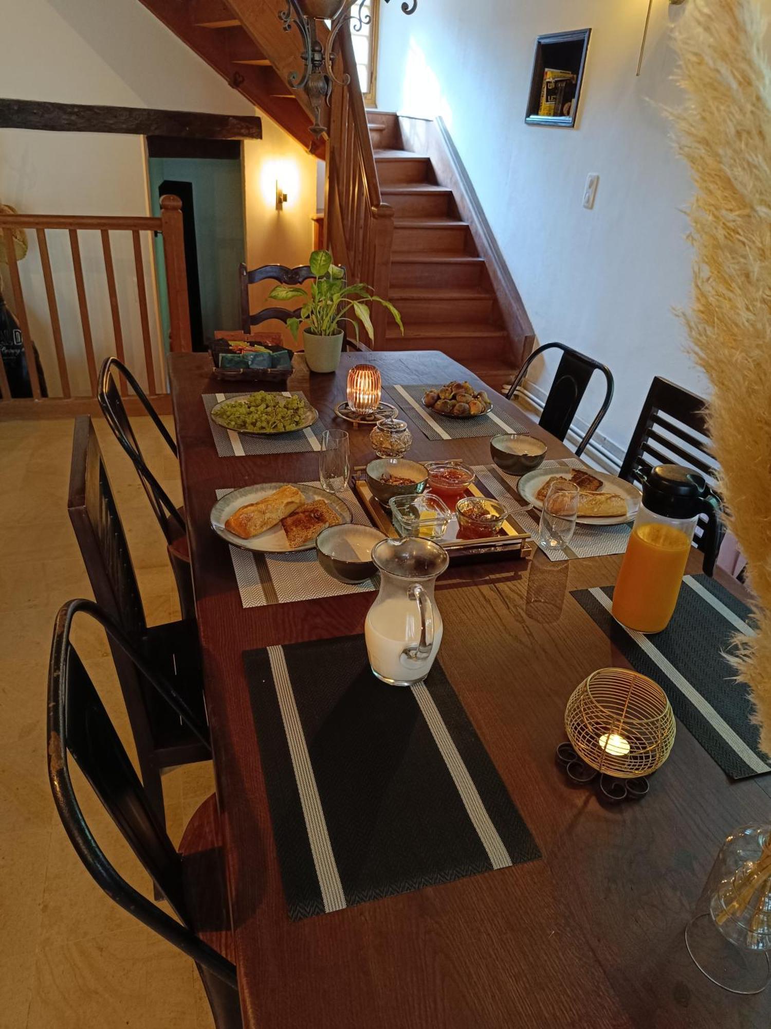 La Fontaine Du Mas Bed & Breakfast Thiviers ภายนอก รูปภาพ