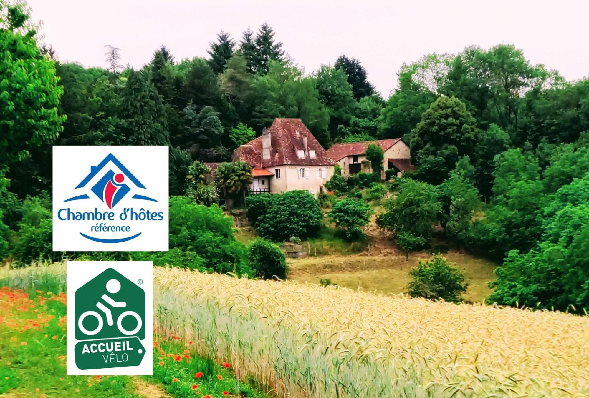 La Fontaine Du Mas Bed & Breakfast Thiviers ภายนอก รูปภาพ